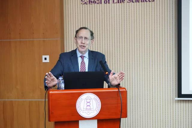 Robert S. Langer 教授做客高精尖创新系列讲堂之18讲